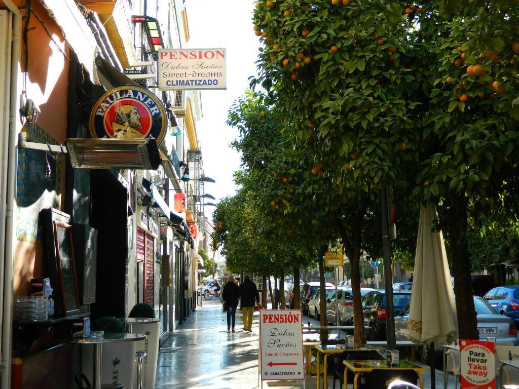 Pension Dulces Suenos Севілья Екстер'єр фото