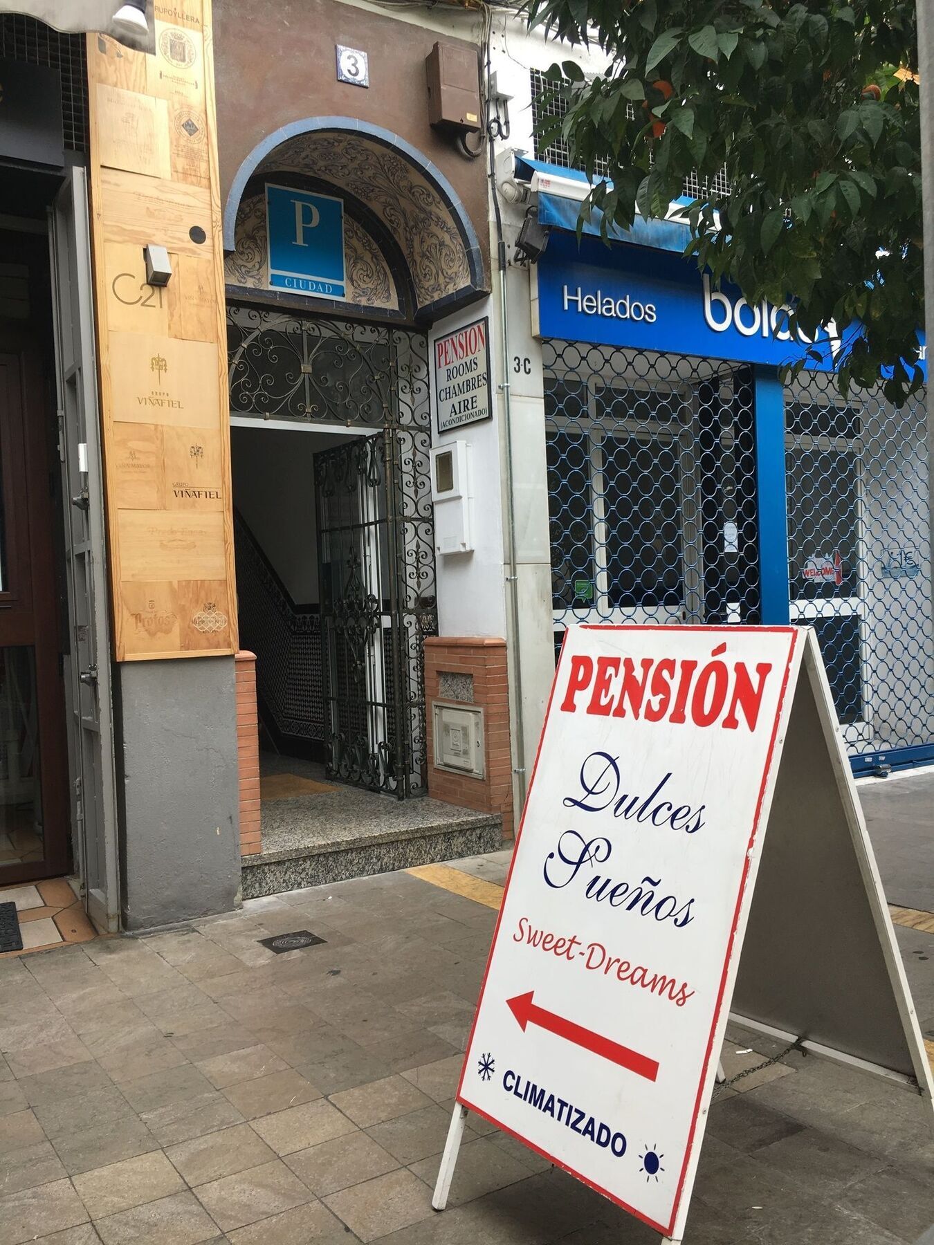 Pension Dulces Suenos Севілья Екстер'єр фото